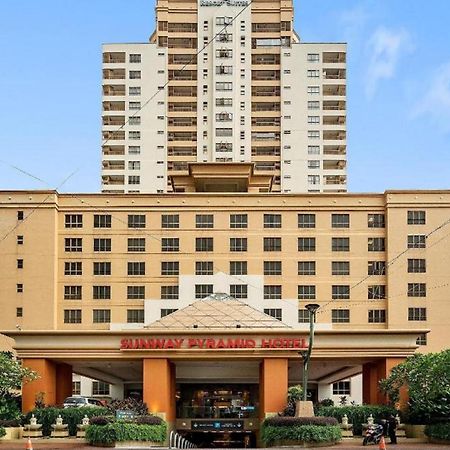 Millennium Suite At Pyramid Tower Петалинг-Джая Экстерьер фото